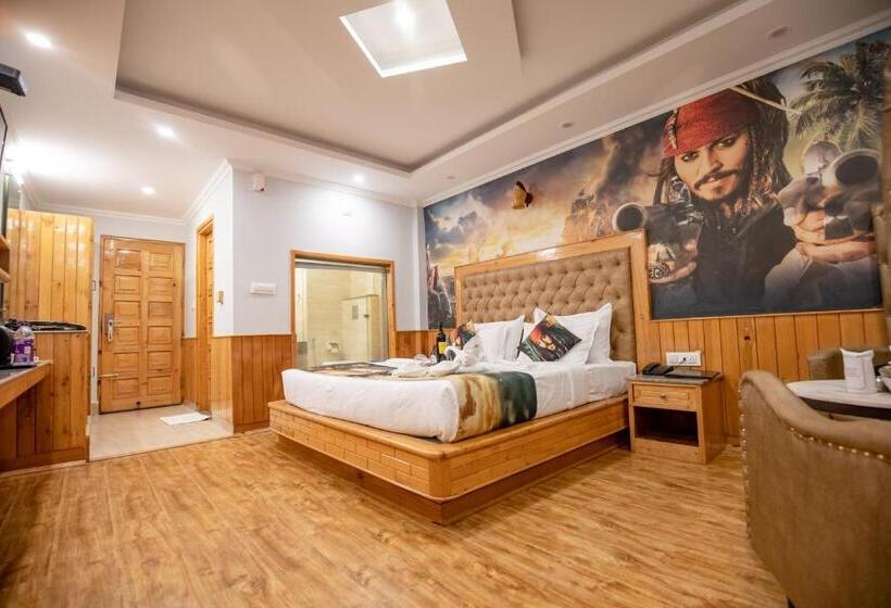غرفة سوبيريور سرير كينج, Pirates Resort Centeral Heated Best Luxury Hotels In Manali With Mountain View Gaming Zone Swimming