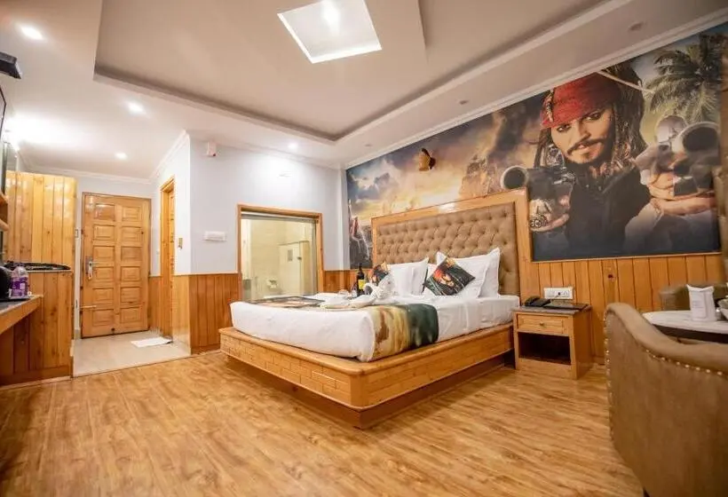 اتاق سوپریور با تخت بزرگ, Pirates Resort Centeral Heated Rooms With Mountain View & Swimming Pool #couple Friendly #peaceful A