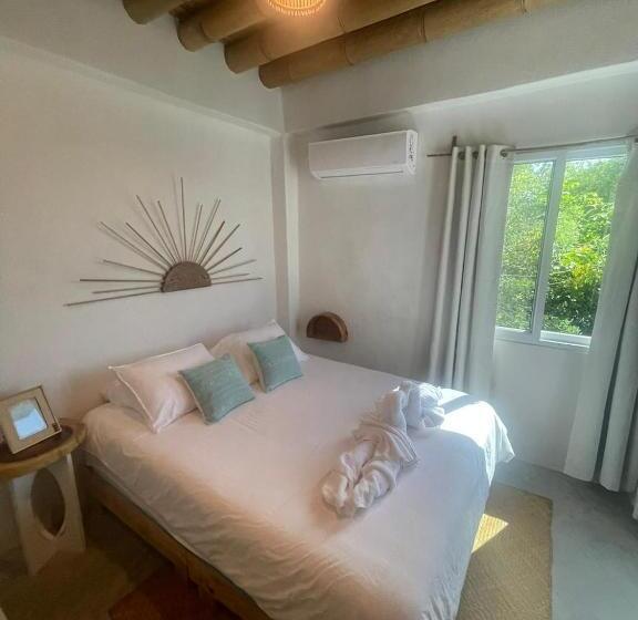 اتاق استاندارد با بالکن, Wander Boutique