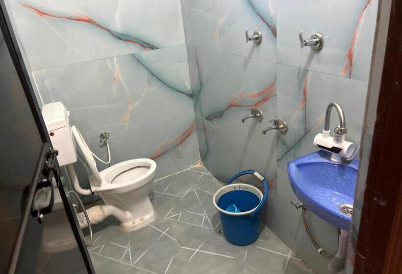 חדר קלאסי לשלושה, Oyo Hotel Elite Inn