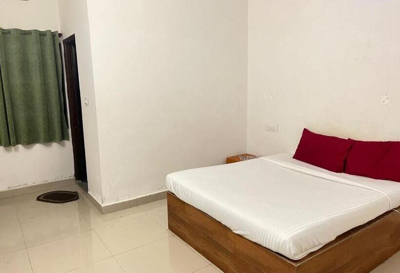 חדר קלאסי לשלושה, Oyo Hotel Elite Inn