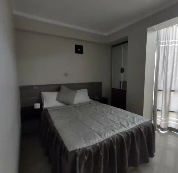 اتاق خانوادگی, Hostal El Reflejante