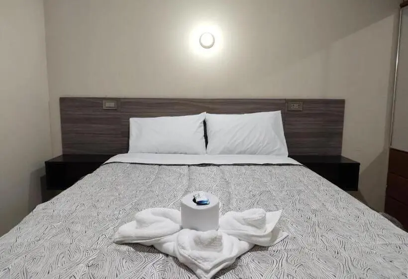اتاق خانوادگی, Hostal El Reflejante