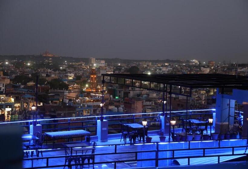 اتاق اکونومی, Moon Night Guest House