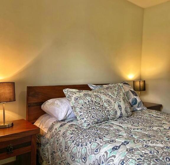 חדר משפחתי, Posada Turística Avalon