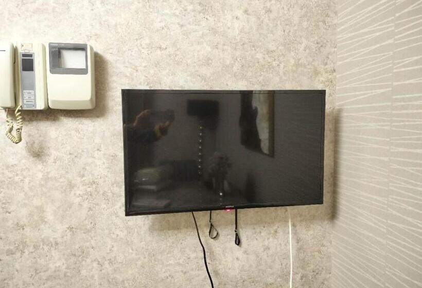 Apartament 1 Dormitori amb Balcó, B25新宿最中心 新宿站10分 Shinjuku Center 10 Mins To Station, Max 4 直达新宿 涉谷 表参道 池袋 上野 代代木 银座 原宿