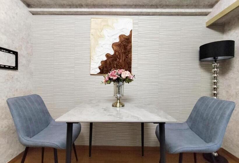 Apartament 1 Dormitori amb Balcó, B25新宿最中心 新宿站10分 Shinjuku Center 10 Mins To Station, Max 4 直达新宿 涉谷 表参道 池袋 上野 代代木 银座 原宿