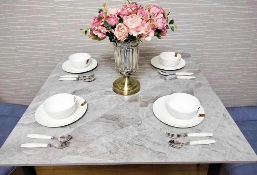 Apartament 1 Dormitori amb Balcó, B25新宿最中心 新宿站10分 Shinjuku Center 10 Mins To Station, Max 4 直达新宿 涉谷 表参道 池袋 上野 代代木 银座 原宿