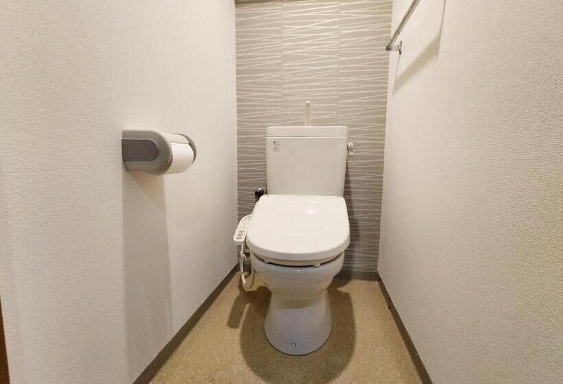 Apartament 1 Dormitori amb Balcó, B25新宿最中心 新宿站10分 Shinjuku Center 10 Mins To Station, Max 4 直达新宿 涉谷 表参道 池袋 上野 代代木 银座 原宿