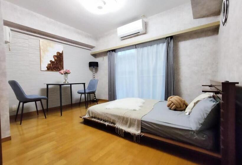 Apartament 1 Dormitori amb Balcó, B25新宿最中心 新宿站10分 Shinjuku Center 10 Mins To Station, Max 4 直达新宿 涉谷 表参道 池袋 上野 代代木 银座 原宿