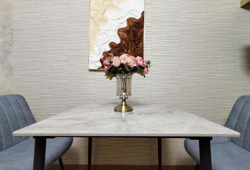 Apartament 1 Dormitori amb Balcó, B25新宿最中心 新宿站10分 Shinjuku Center 10 Mins To Station, Max 4 直达新宿 涉谷 表参道 池袋 上野 代代木 银座 原宿