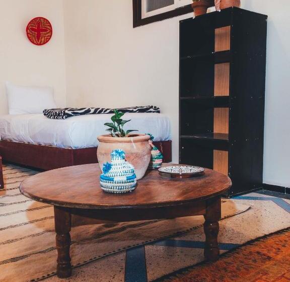 Letto in Camera Condivisa, Chill Surfer Hostel