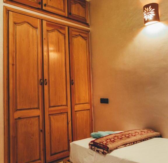 اتاق استاندارد, Chill Surfer Hostel