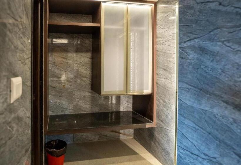 デラックスルーム, Blue Regent