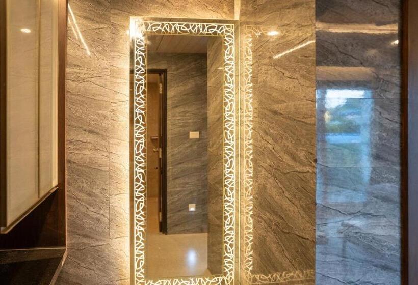 デラックスルーム, Blue Regent