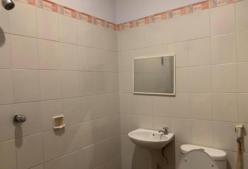 חדר סטנדרט, Oyo 93404 Penginapan Fauziah Syariah