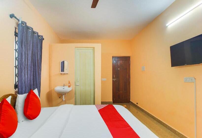 חדר קלאסי לשלושה, Oyo Jerry S Place