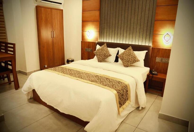 Номер Deluxe, Silverstone Inn