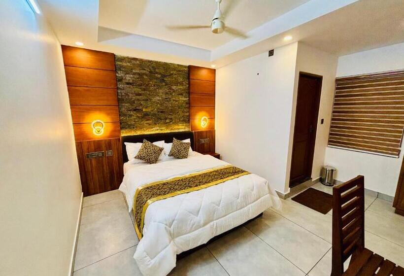 Номер Deluxe, Silverstone Inn