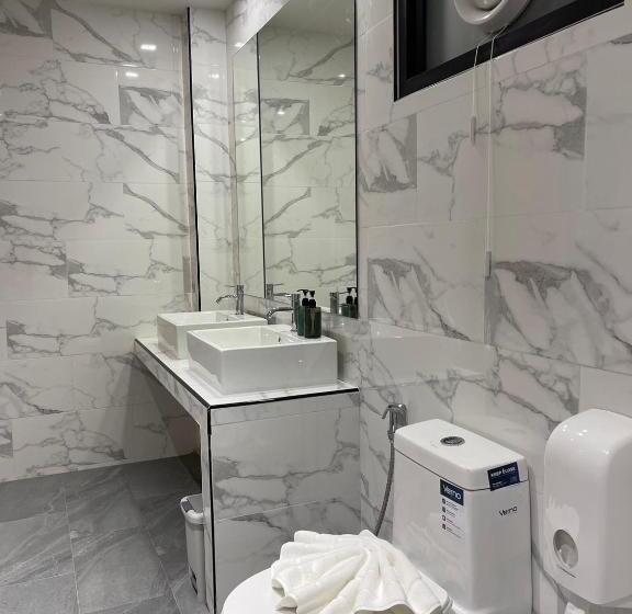 패밀리 룸, V1 Boutique