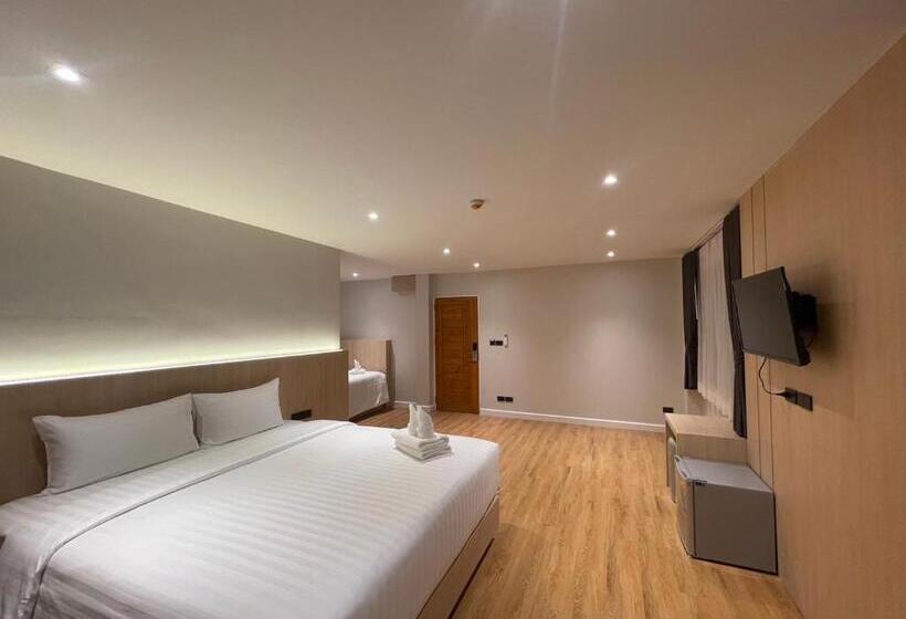 패밀리 룸, V1 Boutique