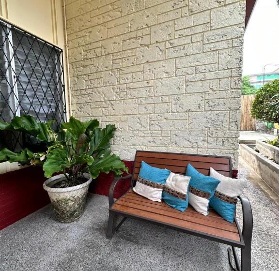 デラックスルーム, Nappers Hostel