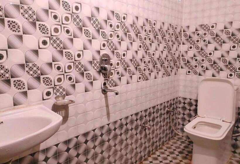 Pokój Trzyosobowy Klasyczny, Oyo Hotel Mayansh