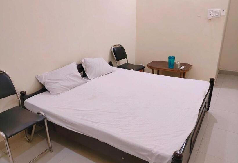 Pokój Trzyosobowy Klasyczny, Oyo Hotel Mayansh