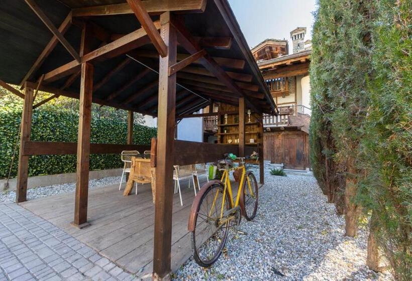 اتاق استاندارد سه نفره, Chalet D Aoste