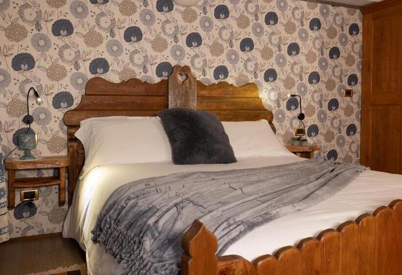 اتاق استاندارد سه نفره, Chalet D Aoste