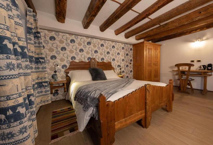 اتاق استاندارد سه نفره, Chalet D Aoste