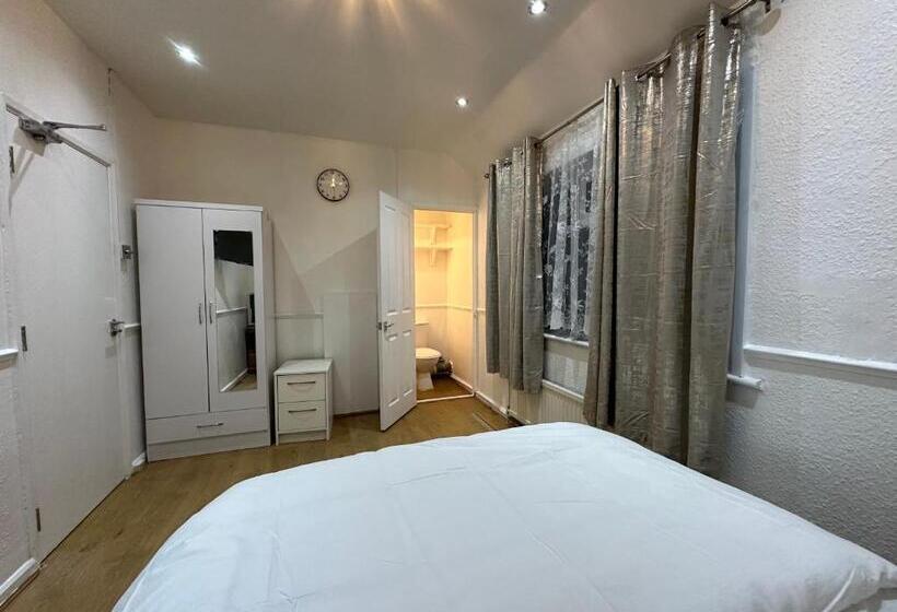 غرفة قياسية, Double Room With Free Wifi Keedonwood Road