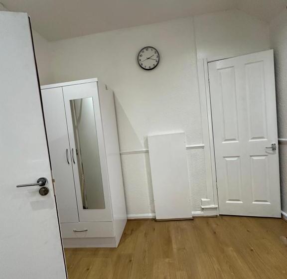 Номер Стандарт, Double Room With Free Wifi Keedonwood Road