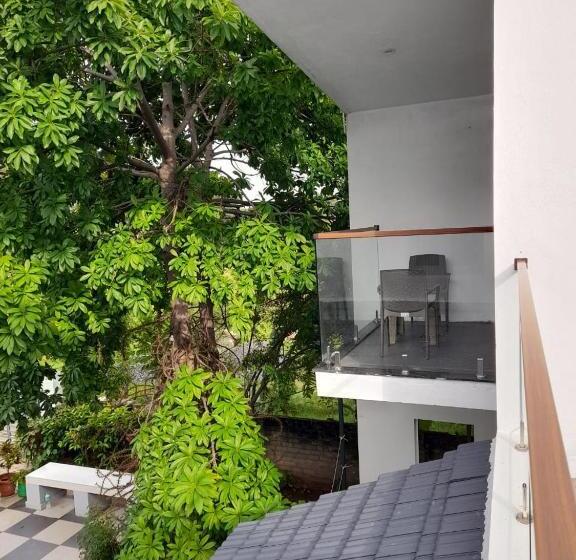 Трехместный Номер Стандарт с Балконом, Tamora By Avea