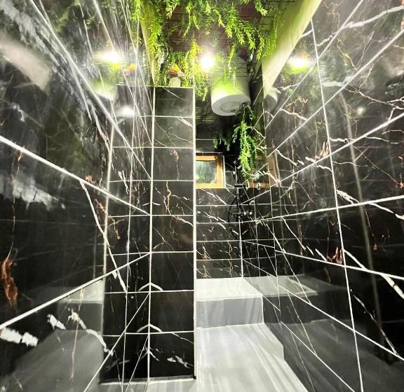 تختخواب در اتاق مشترک, Sarajevski Begluk