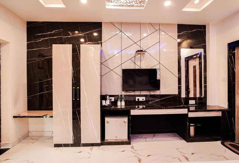 בקתה דלוקס, Bombay Beach Resort