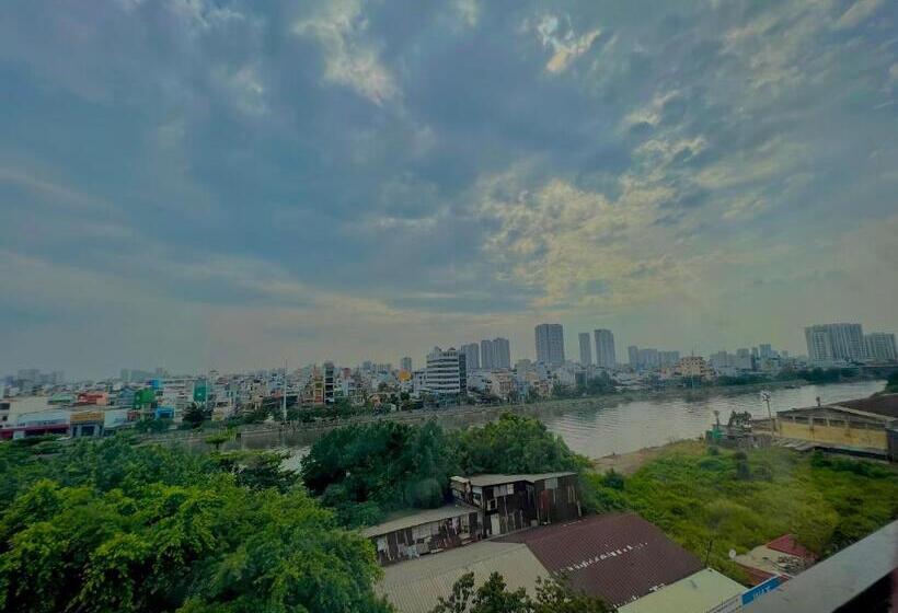 سوئیت با چشمانداز رودخانه, Haven Hut Riverside