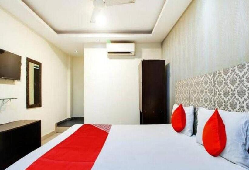 חדר קלאסי לשלושה, O Casa De Boho