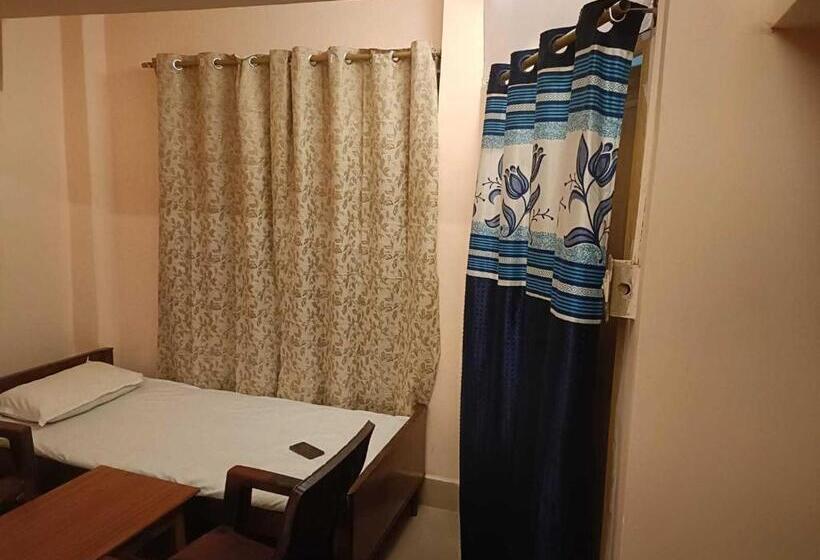 Трехместный Номер Классика, Oyo Flagship Sai Heritage Inn