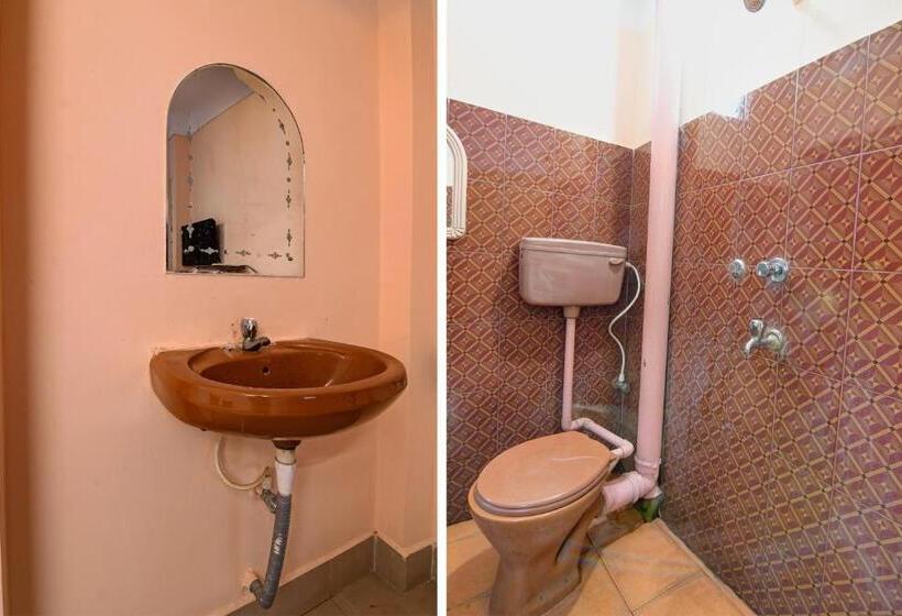 اتاق کلاسیک سه تخته, Oyo Flagship Sai Heritage Inn