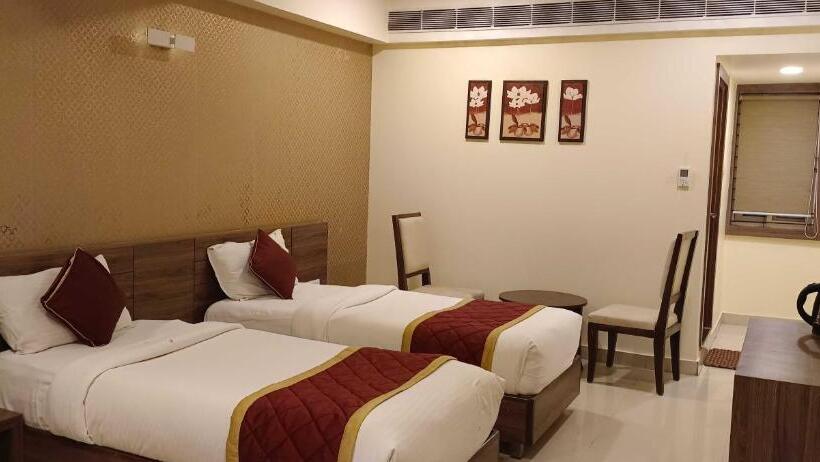 اتاق کلاسیک سه تخته, Spot On Exotic Stay