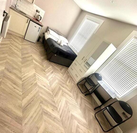 חדר סטנדרט, Harrow Guest House   Cecil Ha3