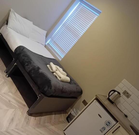 스탠다드 룸, Harrow Guest House   Cecil Ha3