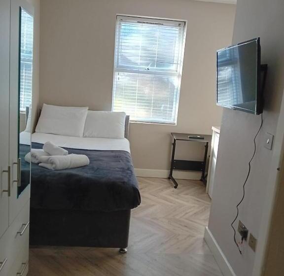 חדר סטנדרט יחיד, Harrow Guest House   Cecil Ha3