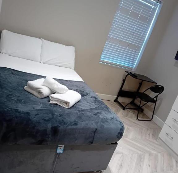 스탠다드 룸, Harrow Guest House   Cecil Ha3