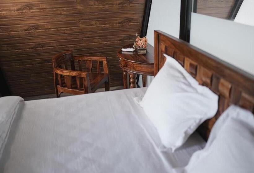 Deluxe Room, Rain Forest Villa And Resort,bhimashankar