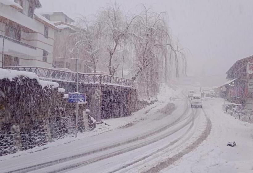 豪华房间, Rb Hotel & Resturant