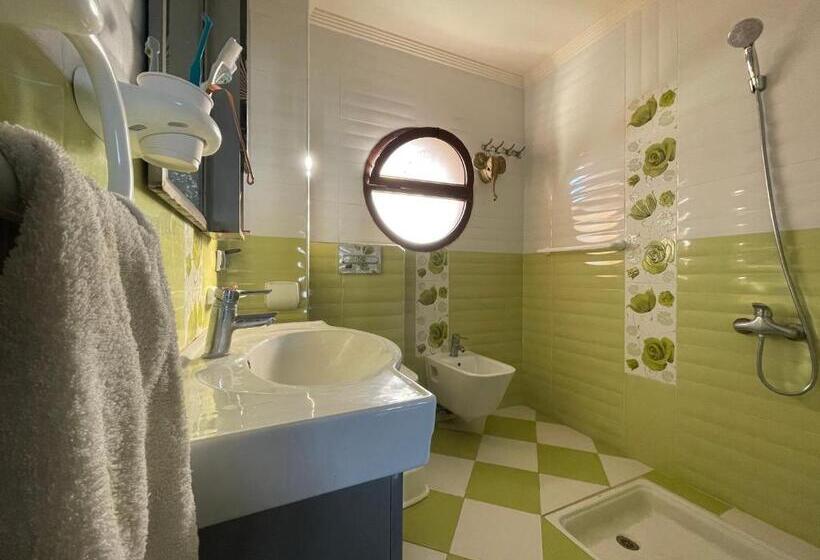 חדר סטנדרט לשלושה עם מרפסת, Dawn Surf