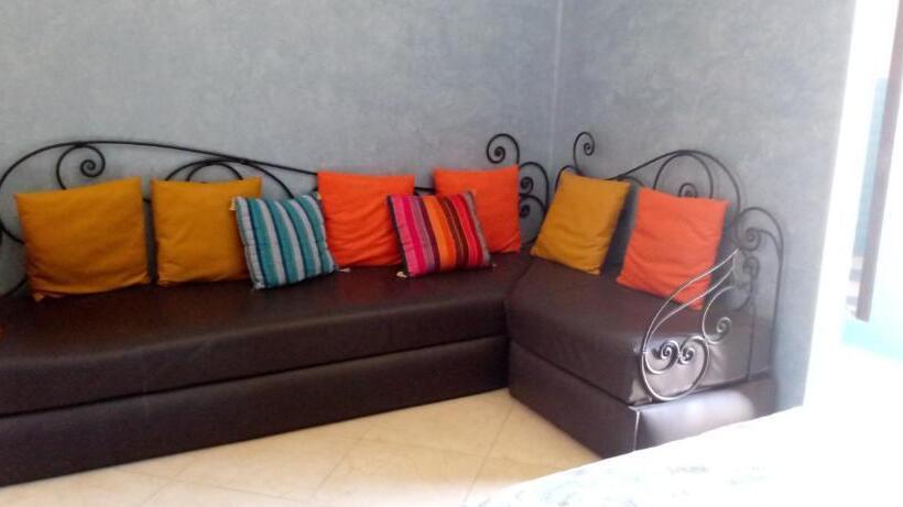 חדר דלוקס, Dawn Surf