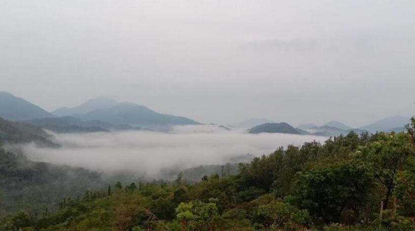 패밀리 룸 산 전망, Clouds View Nature Resort